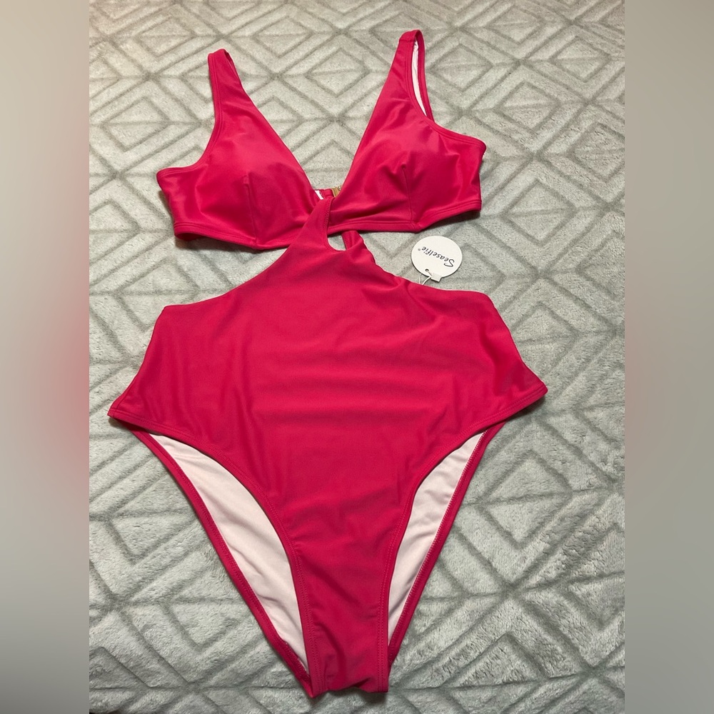 #109- SEASELFIE ONE PIECE SWIMSUIT